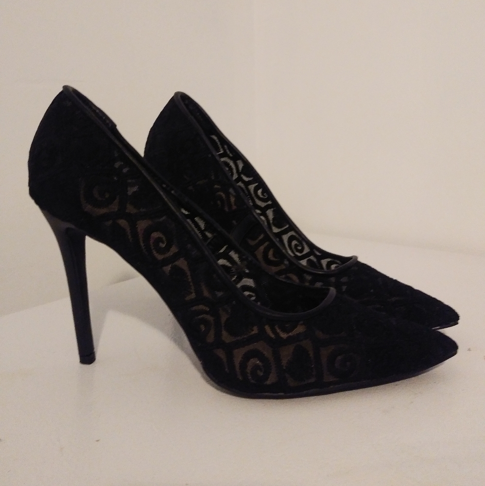 NWOB Penny Loves Kenny Black Lace Heels